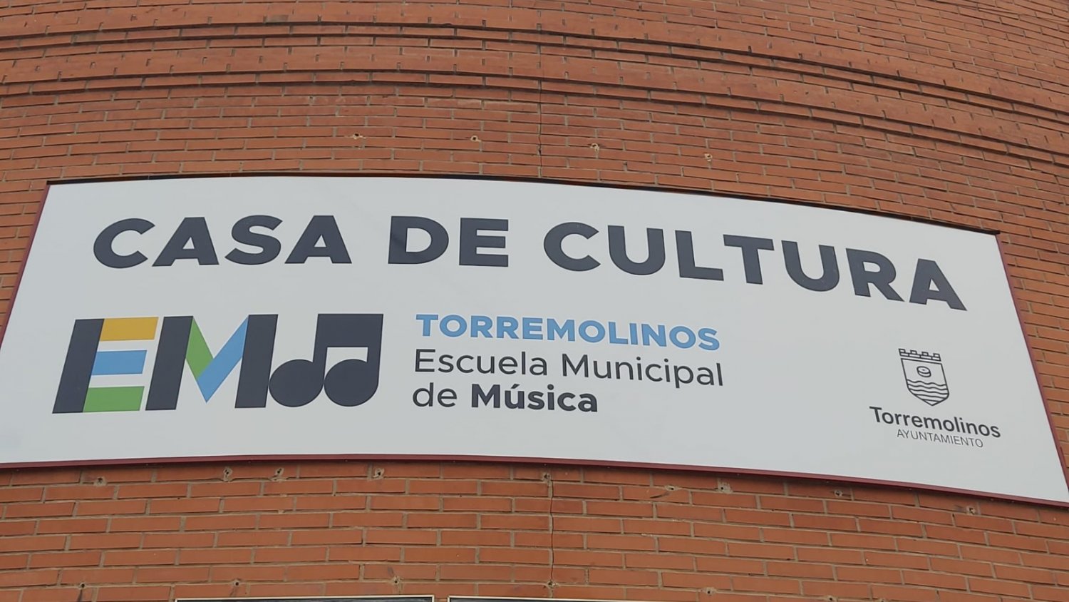 La Universidad Popular y la Escuela de Música de Torremolinos inician la renovación de plazas para el nuevo curso