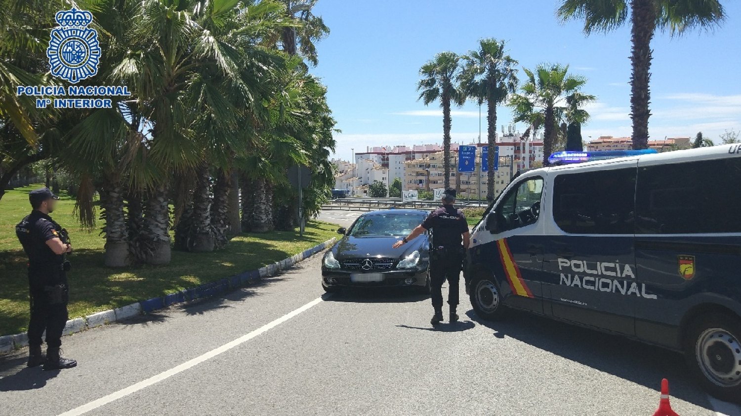 La Policía Nacional detiene en Torremolinos a un hombre al volante y sin carnet de conducir que reclamaba Francia por una violación