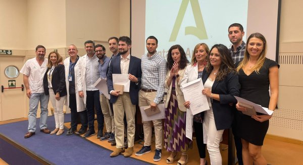 El Área Sanitaria Norte de Málaga–Antequera recibe a 23 especialistas internos residentes y homenajea a los nuevos especialistas