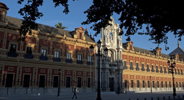 El BOJA publica la convocatoria para la contratación de la dirección del Instituto Andaluz de las Artes Escénicas y de la Música