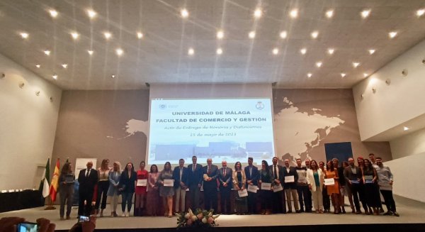 UMA.- La Facultad de Comercio y Gestión entrega sus premios, honores y distinciones