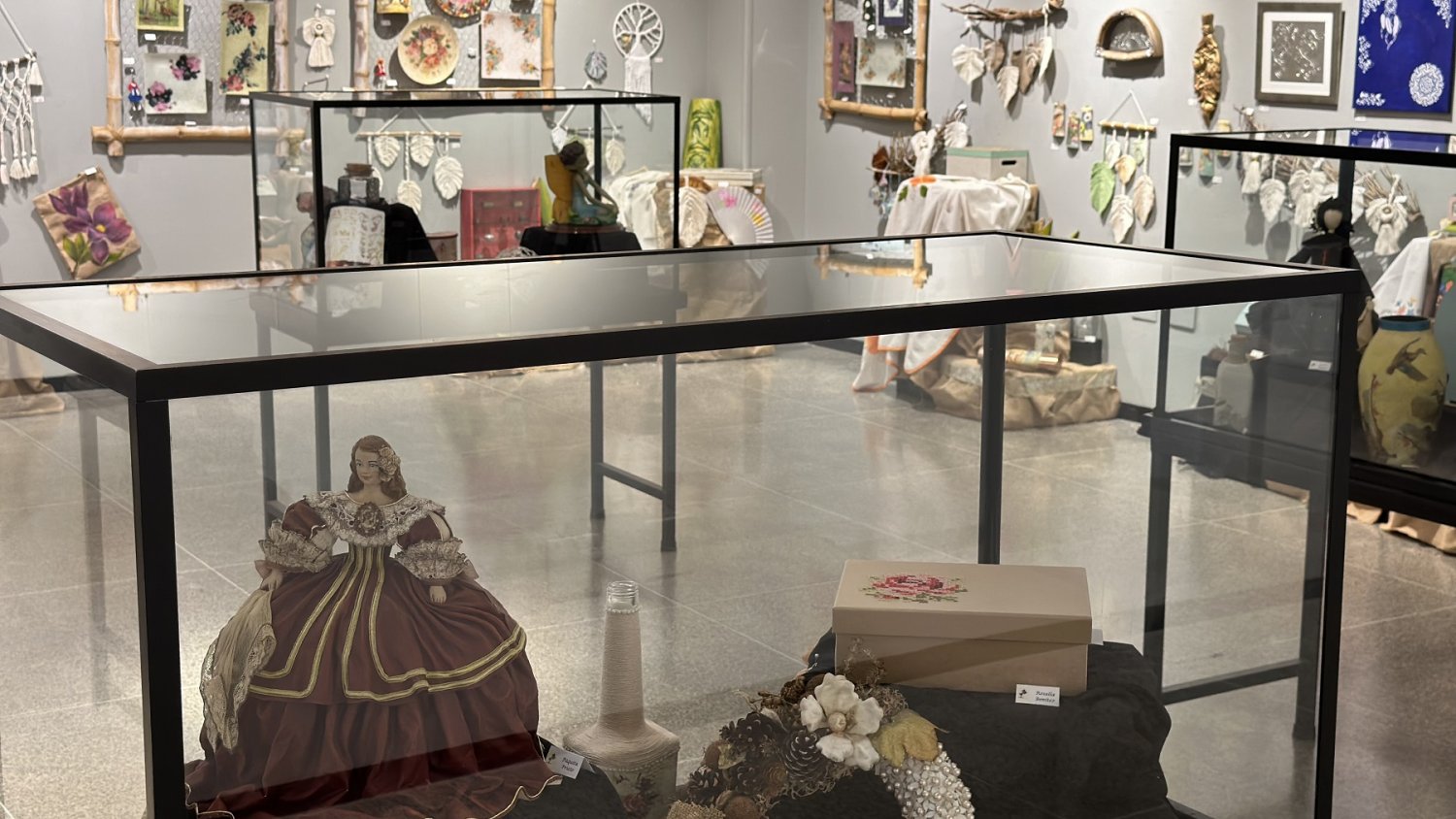 Continúa abierta en el Museo de la Ciudad la exposición colectiva ‘Arts’ de los talleres municipales de artes plásticas