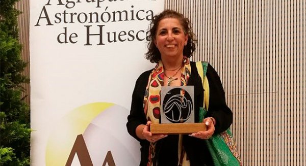 UMA.- La profesora María Rosa López, premiada por la Federación de Asociaciones Astronómicas de España