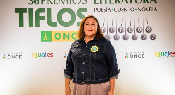 Ana Eugenia Venegas recibe el Premio Tiflos de Cuento en la categoría de Autores con Discapacidad Visual 