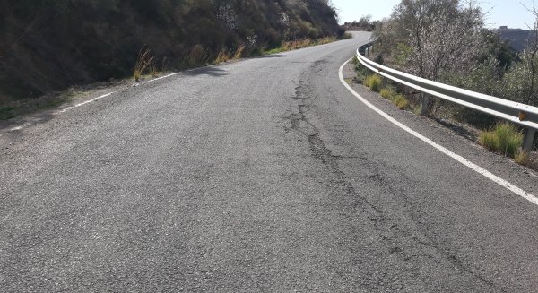 Diputación adjudica por 1,6 millones el asfaltado de siete carreteras de la Axarquía, Antequera y Guadalhorce