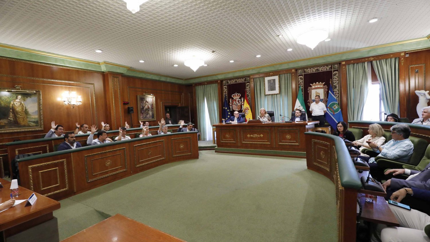 El Pleno aprueba la cesión de una docena de espacios públicos para la celebración de actos electorales 