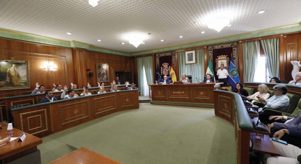 El Pleno aprueba la cesión de una docena de espacios públicos para la celebración de actos electorales 