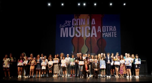 El Teatro Cervantes acoge la clausura del festival 'Con la música a otra parte'