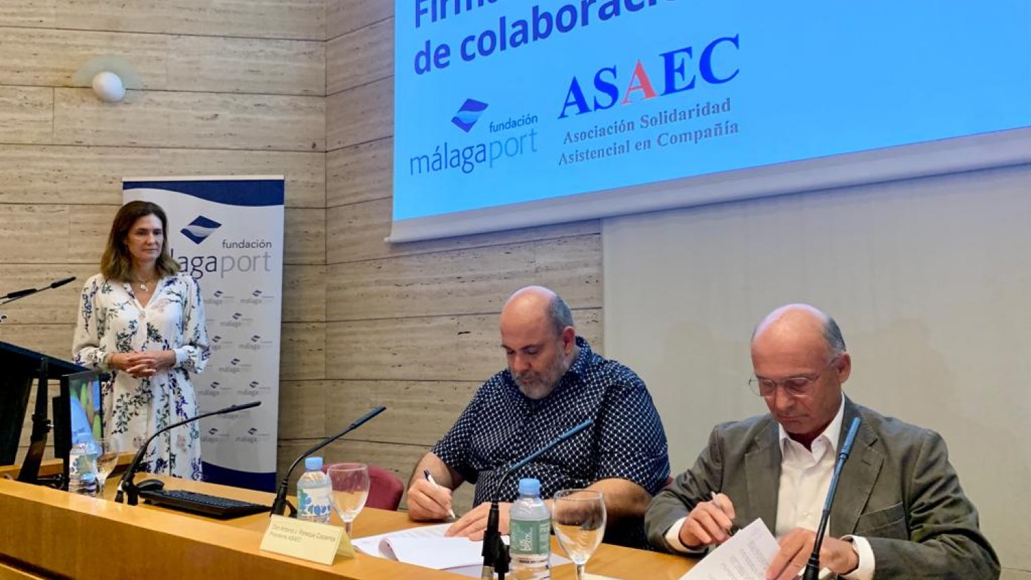La Fundación Málagaport y ASAEC firman un convenio de colaboración para la distribución solidaria de productos de importación