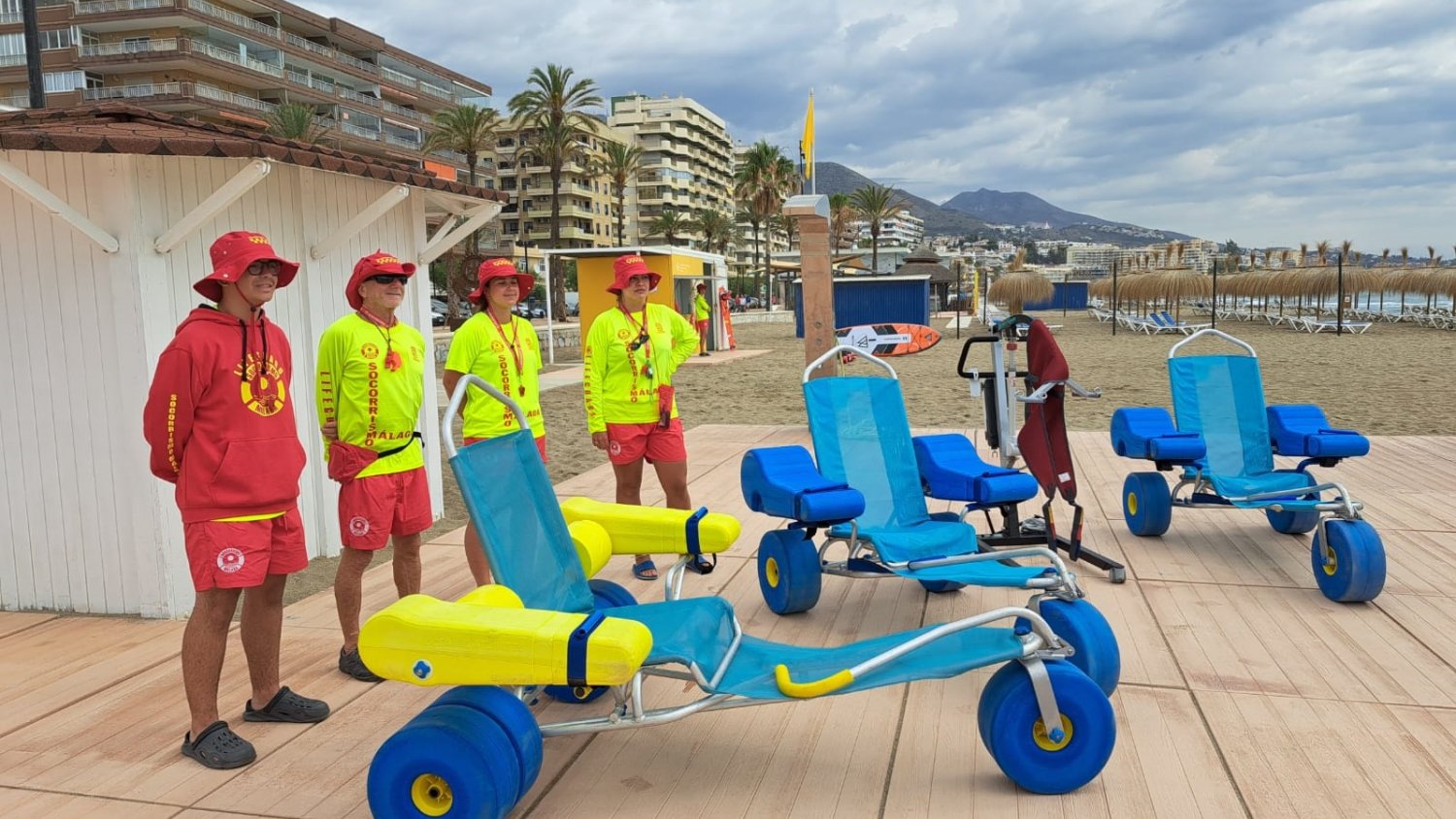 El Ayuntamiento de Fuengirola habilita un nuevo teléfono para reservar espacio en las parcelas adaptadas de las playas