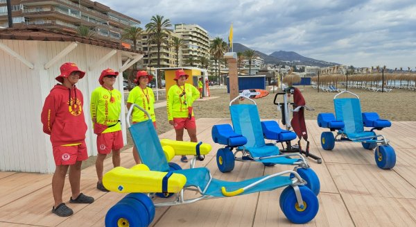 El Ayuntamiento de Fuengirola habilita un nuevo teléfono para reservar espacio en las parcelas adaptadas de las playas