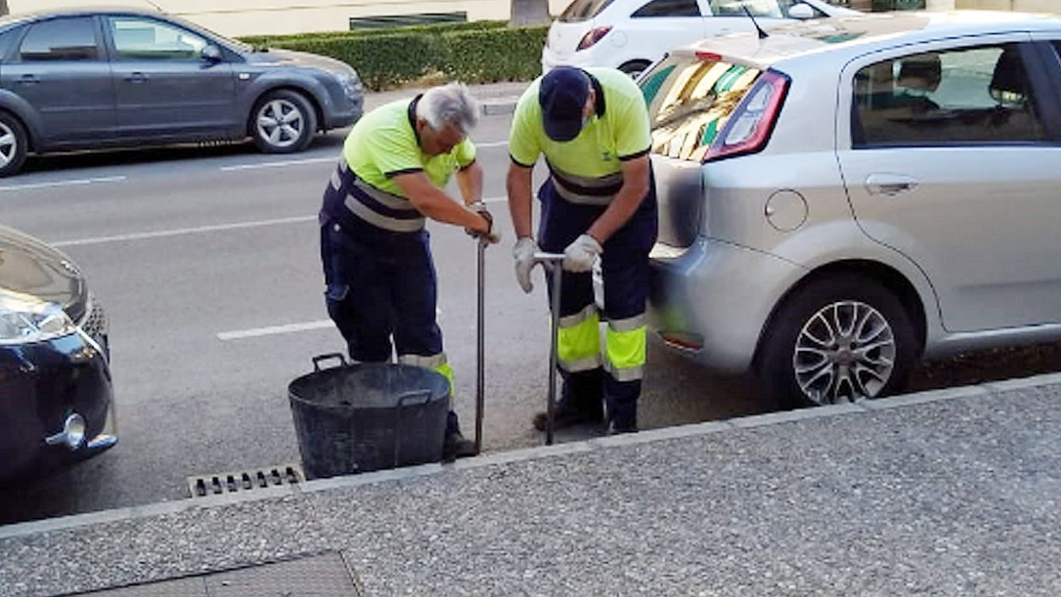 Operarios de Aguas del Torcal acometen el Plan Especial de Limpieza de Alcantarillas y Saneamientos como medida preventiva