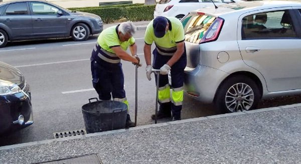 Operarios de Aguas del Torcal acometen el Plan Especial de Limpieza de Alcantarillas y Saneamientos como medida preventiva