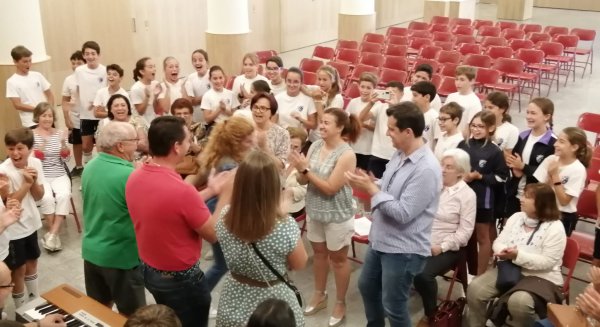 Profesionales del Centro de Salud El Palo colaboran en un proyecto intergeneracional coordinado por la Asociación en Activo 