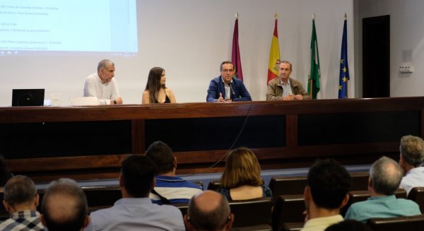 El delegado de Desarrollo Educativo se reúne con centros educativos que cuentan con nuevas autorizaciones de FP y empresas colaboradoras