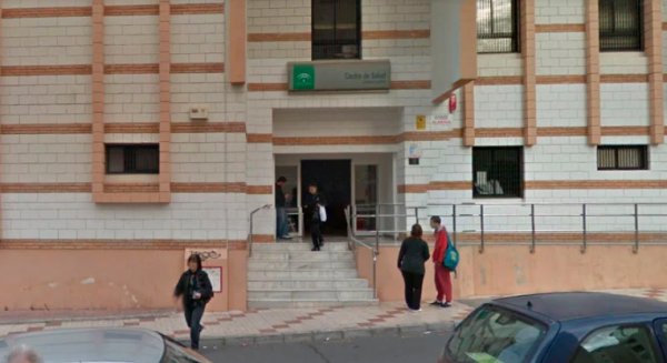 Un hombre insulta a una médica y se pelea físicamente con un paciente tras confirmar que su cita no correspondía a ese día