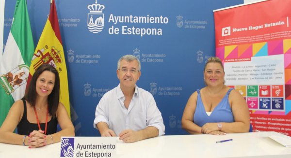 Estepona cede un local a la asociación Nuevo Hogar Betania para programas de formación e integración sociolaboral