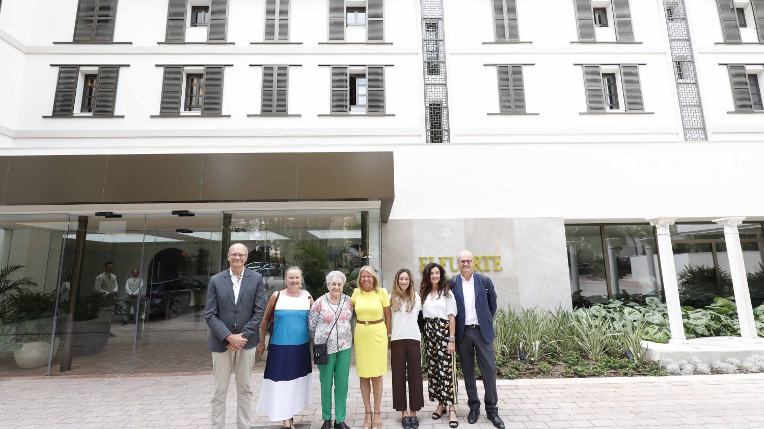La alcaldesa subraya que la reapertura del hotel El Fuerte “supone seguir creciendo dentro de la oferta de calidad 