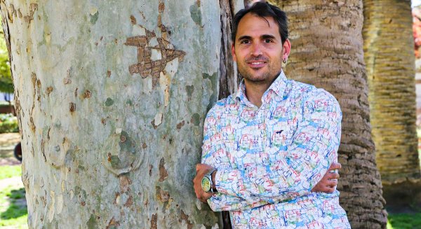 El coordinador andaluz de IU, Toni Valero, y la profesora de la UMA, Patricia García, encabezan la lista de Sumar al Congreso y el Senado