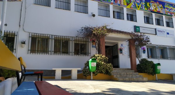 Publicada la adjudicación de obras de renovación de cubiertas en el IES Antonio Gala de Alhaurín el Grande                            