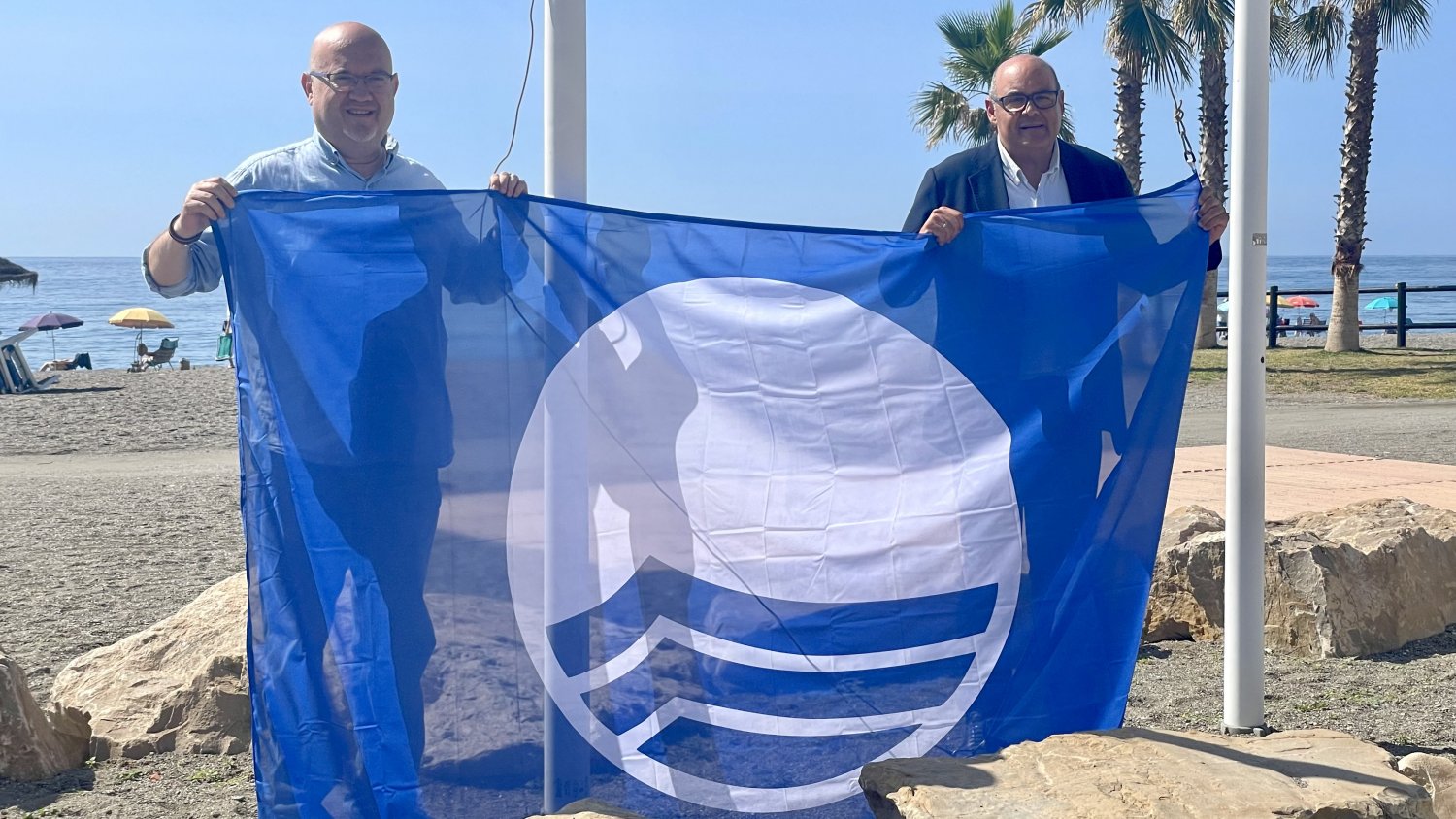 Torre del Mar, Benajarafe y La Caleta de Vélez izan la Bandera Azul 2023 en sus playas