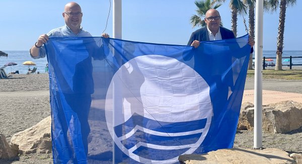 Torre del Mar, Benajarafe y La Caleta de Vélez izan la Bandera Azul 2023 en sus playas