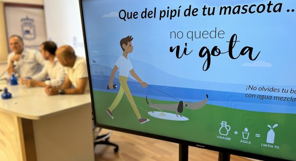 Fuengirola mantiene activa la campaña para la limpieza de los orines de las mascotas en la vía pública