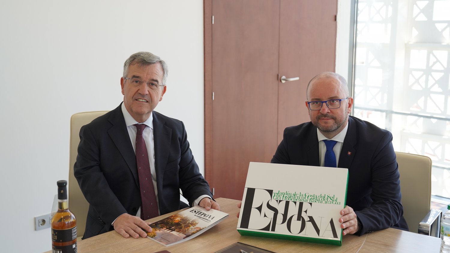 El Ayuntamiento dedica un espacio a la cultura eslovaca con la incorporación de una obra a la Ruta de la Poesía 