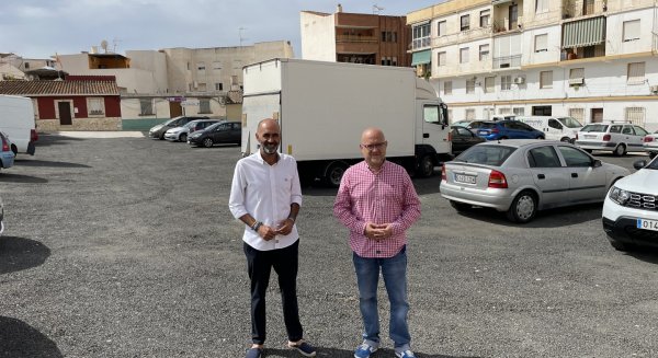 Infraestructuras habilita una nueva parcela como zona de aparcamiento en la calle Huerto Vicario de Vélez-Málaga