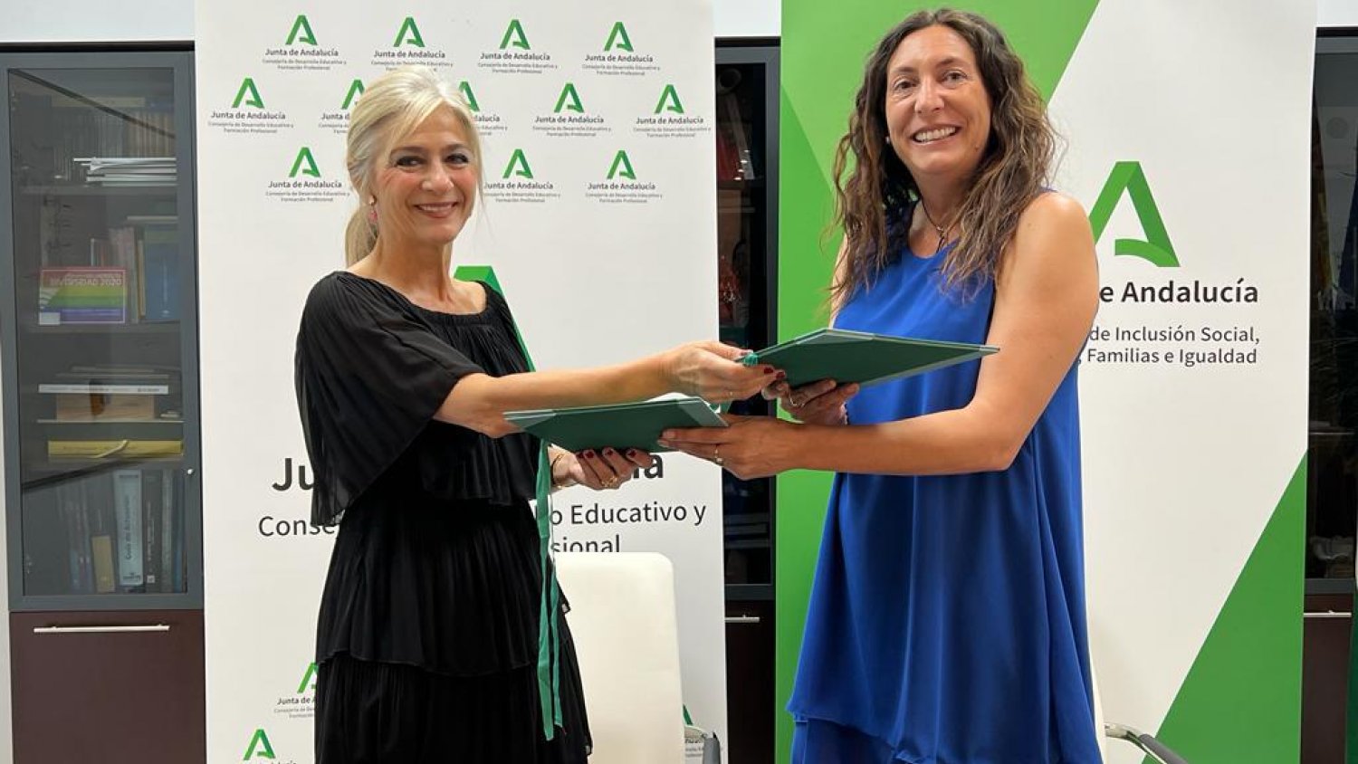 Desarrollo Educativo e Inclusión Social refuerzan su colaboración para combatir la exclusión desde las aulas