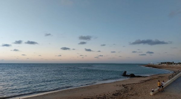 Las aguas de baño de las playas del litoral andaluz mantienen unos niveles de calidad adecuados