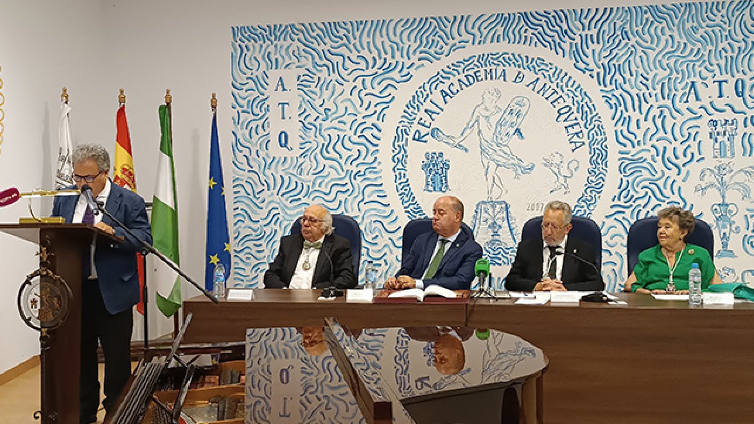 UMA.- Juan Antonio García Galindo ingresa como miembro de número en la Real Academia de Antequera