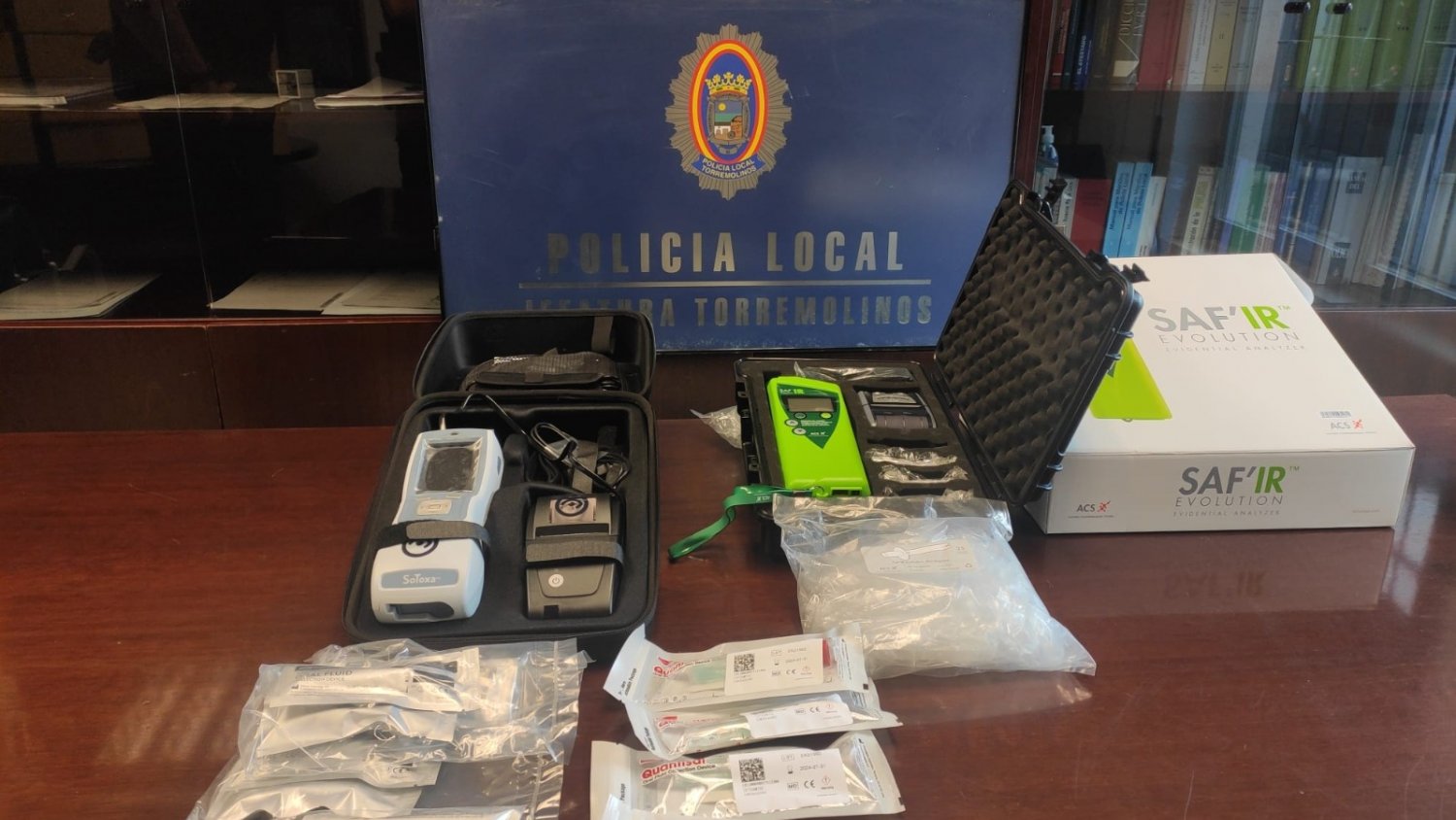 La Policía Local de Torremolinos actualiza sus equipos de de-tección de alcohol y drogas 