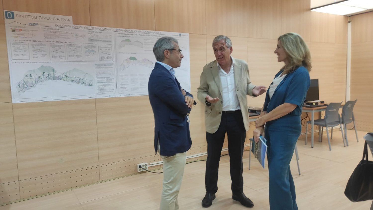 La Secretaria General de Vivienda de la Junta, Alicia Martínez, visita la oficina del PGOM