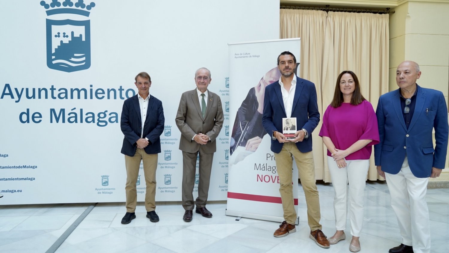 Presentada la obra 'El Querido Hermano' del escritor Joaquín Pérez Azaústre, XVI Premio Málaga de Novela