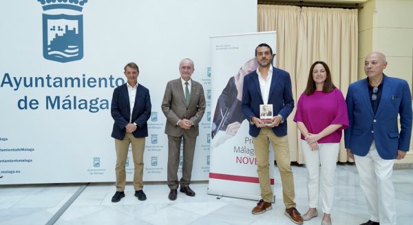 Presentada la obra 'El Querido Hermano' del escritor Joaquín Pérez Azaústre, XVI Premio Málaga de Novela
