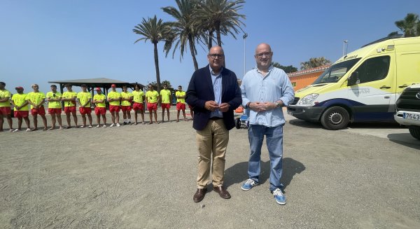 Vélez-Málaga amplía el servicio de vigilancia y socorrismo de playas durante los meses de julio y agosto