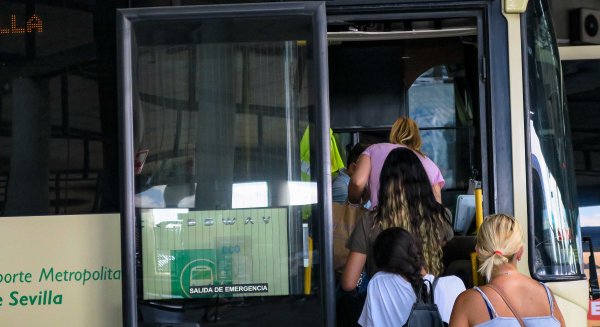 La bonificación del 60% en el transporte público de Andalucía se prorrogará hasta final de año 