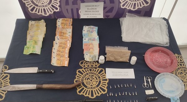 La Policía Nacional desmantela un punto de venta de droga en una vivienda de Ronda y detiene a sus tres moradores 