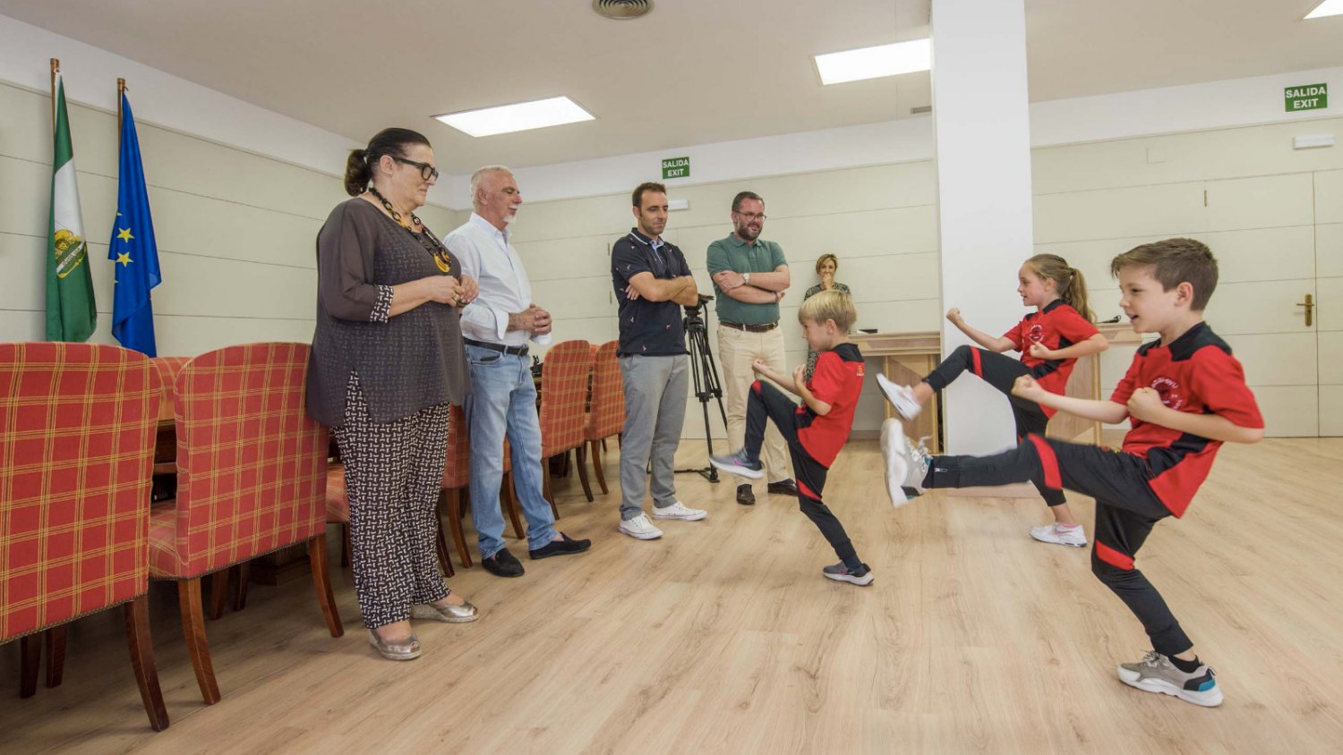 El Club Goju Ryu Torremolinos visita el Ayuntamiento tras una temporada cargada de éxitos