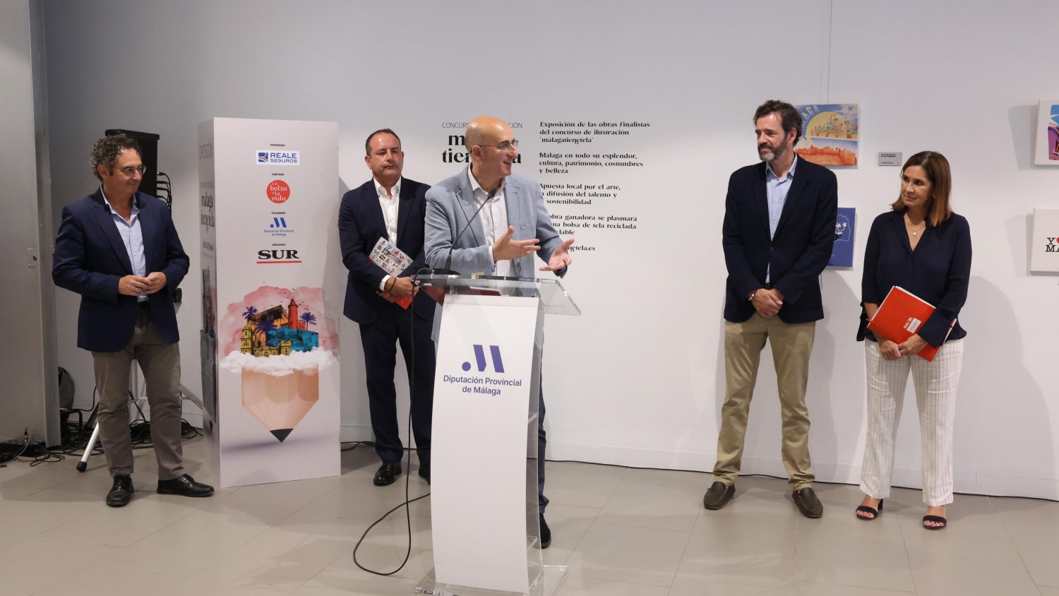 La Diputación acoge una muestra de las obras finalistas del concurso 'Málaga tiene tela' 