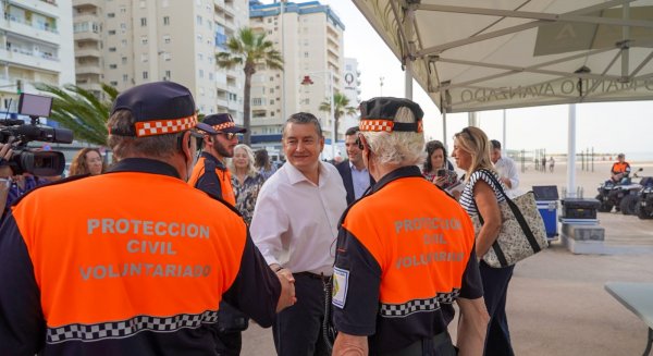 Actualizado el Catálogo de Playas de Andalucía con un asistente conversacional