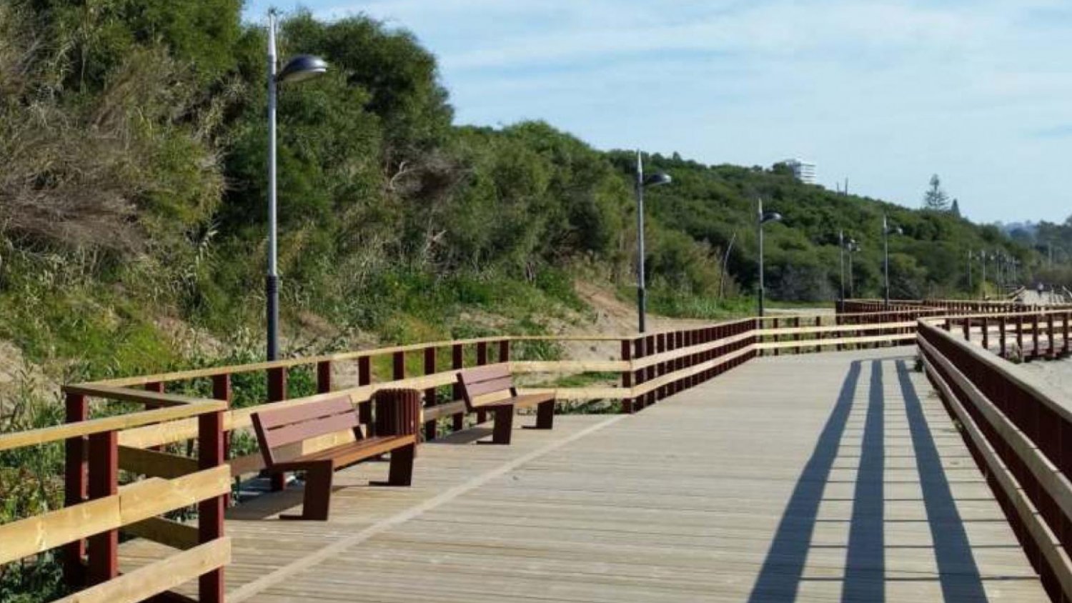 Diputación financia un nuevo tramo de la Senda Litoral en Marbella que se hará con pasarelas de madera