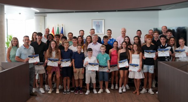 Estepona entrega los II Premios al Mérito Deportivo a 45 deportistas locales con participación en competiciones oficiales