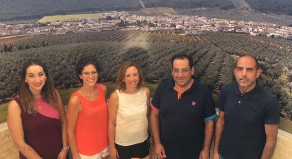 La delegada del Gobierno informa en Humilladero de las mejoras aprobadas en el transporte sanitario 