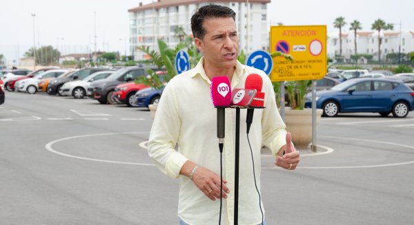 El Ayuntamiento de Torrox habilita nuevas bolsas de aparcamiento gratuitas