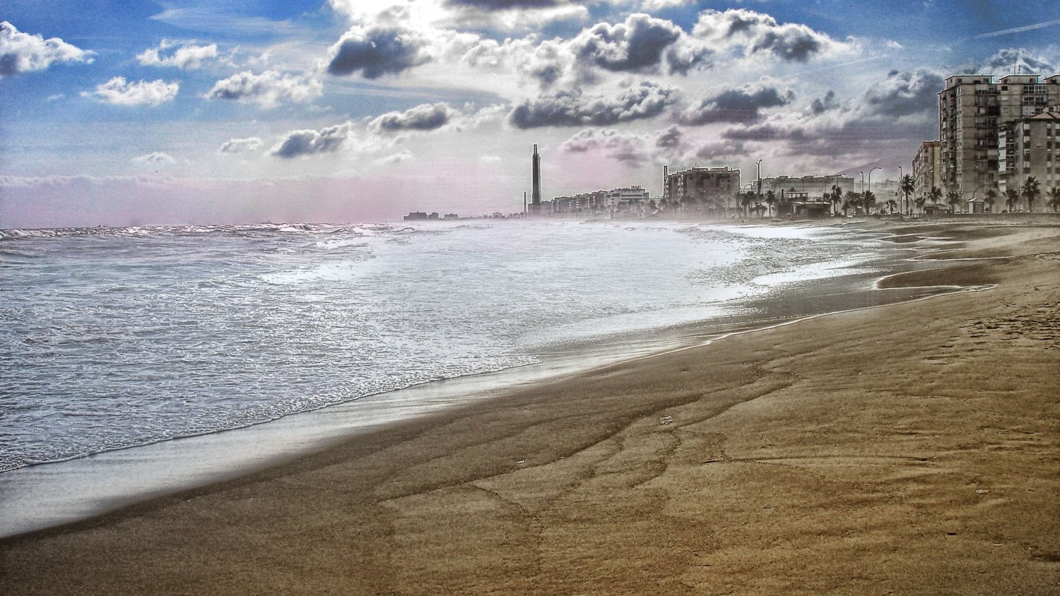 El Ayuntamiento cierra al baño la playa de Sacaba como medida preventiva por requerimiento de la Consejería de Salud
