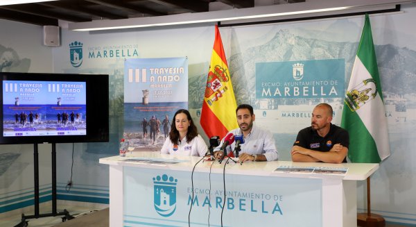 La playa El Cable alberga la III Travesía a Nado de Marbella 