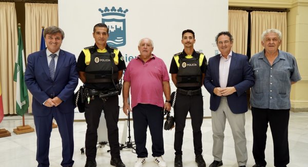 Dos policías locales salvan la vida de un hombre que había sufrido un paro cardiaco 