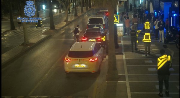 Inspeccionados dos locales de ocio en Puerto Banús y denunciados a una docena de personas por tenencia de estupefacientes  